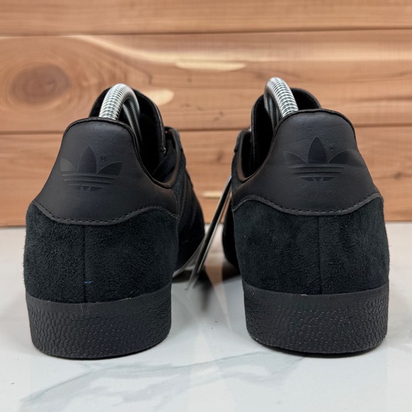 Adidas‎ Gazelle Originals Triple Black Suede Leather Sneakers Mens Shoes size 9 - Picture 3 of 14
